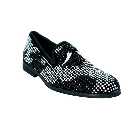 Mocassino uomo Wishdance Lion Black Silver in camoscio nero con miniborchie nere e argento, dettagli di zanne argento.
