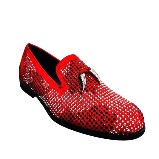 Mocassino da uomo Wishdance Lion Red Silver Black in camoscio rosso con miniborchie nere e argento, dettagli con zanne eleganti.