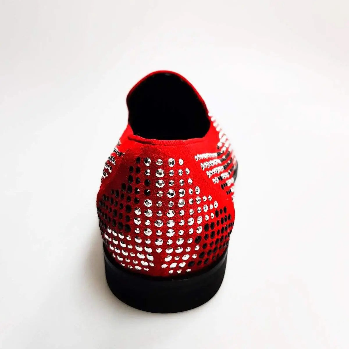 Mocassino Wishdance Lion Red Silver Black in camoscio rosso con miniborchie nere e argento, dettagli di zanne, stile elegante e moderno