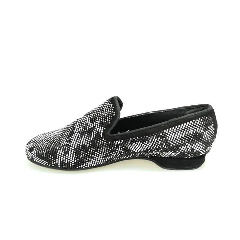 Mocassino Wishdance Viper Black in camoscio nero con Swarovski bianchi e neri, suola in gomma, dettaglio elegante e sofisticato