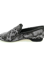 Carica immagine nella Galleria, Wishdance Mocassino Viper Nero in Camoscio Nero Swarovski neri e miniborchie
