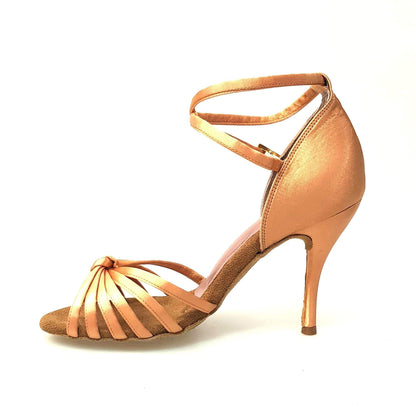 Scarpa donna Wishdance Patty QB in raso carne con fascette, cinturino doppio alla caviglia e tacco sottile.