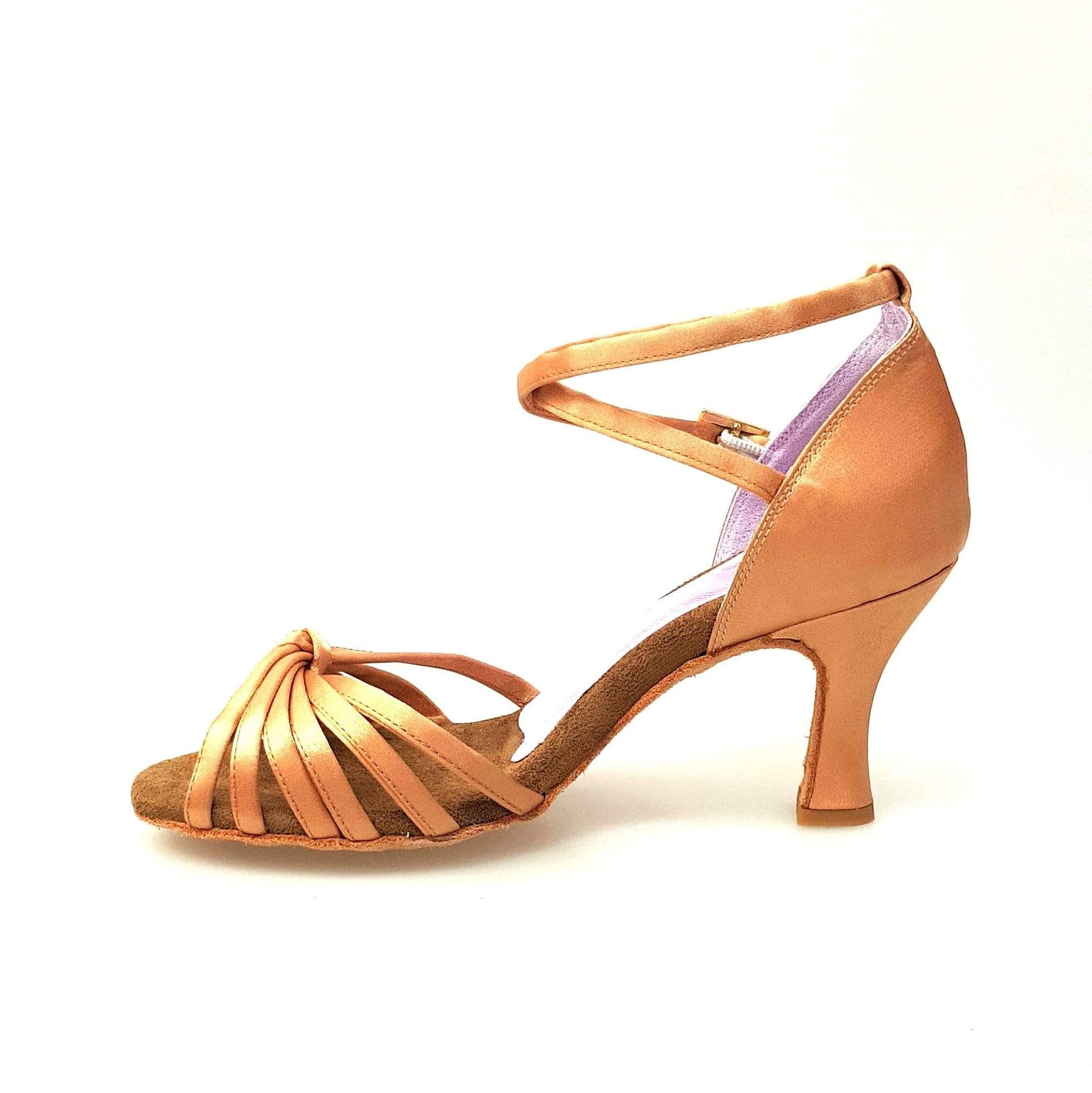 Scarpa donna Wishdance Patty QB in raso carne con fascette, cinturino doppio e tacco a rocchetto, elegante e semplice.