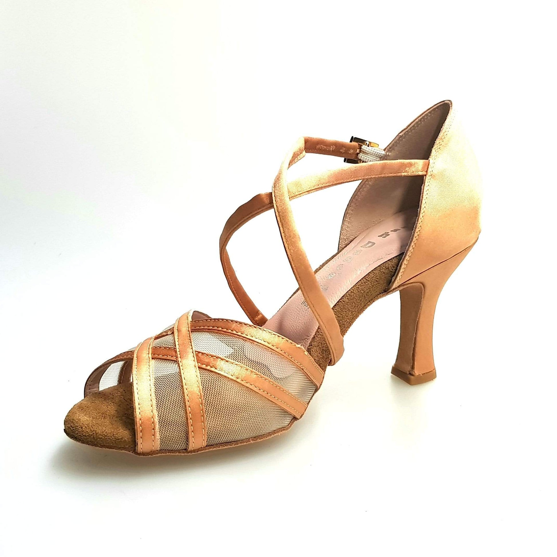 Scarpa donna Wishdance Melany QC in raso carne con retina, cuscino memorex e cinturino incrociato sul collo, con tacco rocchetto.