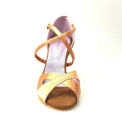 Scarpa Wishdance Ely QC donna in raso carne con cinturino incrociato sul collo, tacco rocchetto e design elegante.
