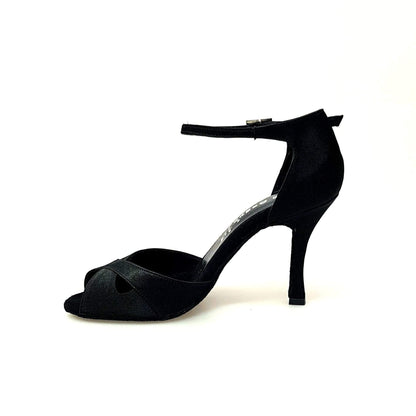 Scarpa da ballo Wishdance Ely QA in raso nero con cinturino singolo e tacco rocchetto, modello base da donna.