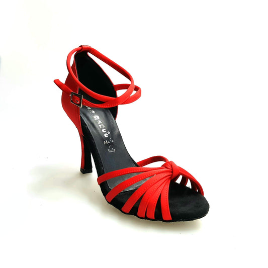Scarpa da ballo Wishdance Patty QB in raso di seta rosso con fascette, cinturino doppio e tacco a rocchetto per donna.