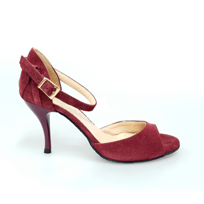 Scarpa in camoscio rosso Bordeaux Outlet con tacco a spillo, elegante e raffinata per occasioni speciali.