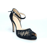 Carica immagine nella Galleria, Wishdance Scarpa in Raso Laminato Nero con inserti in Pizzo e Tacco a Spillo

